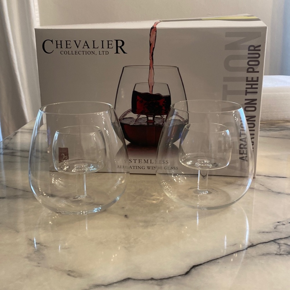 NWT chevalier Aerating Wine Glasses